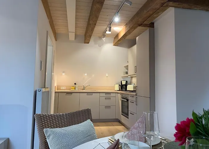 Annas Nest * زومرآخ